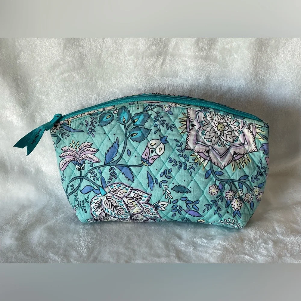 Vera Bradley Quilted Cosmetic Bag Peacock Garden shower bag blue